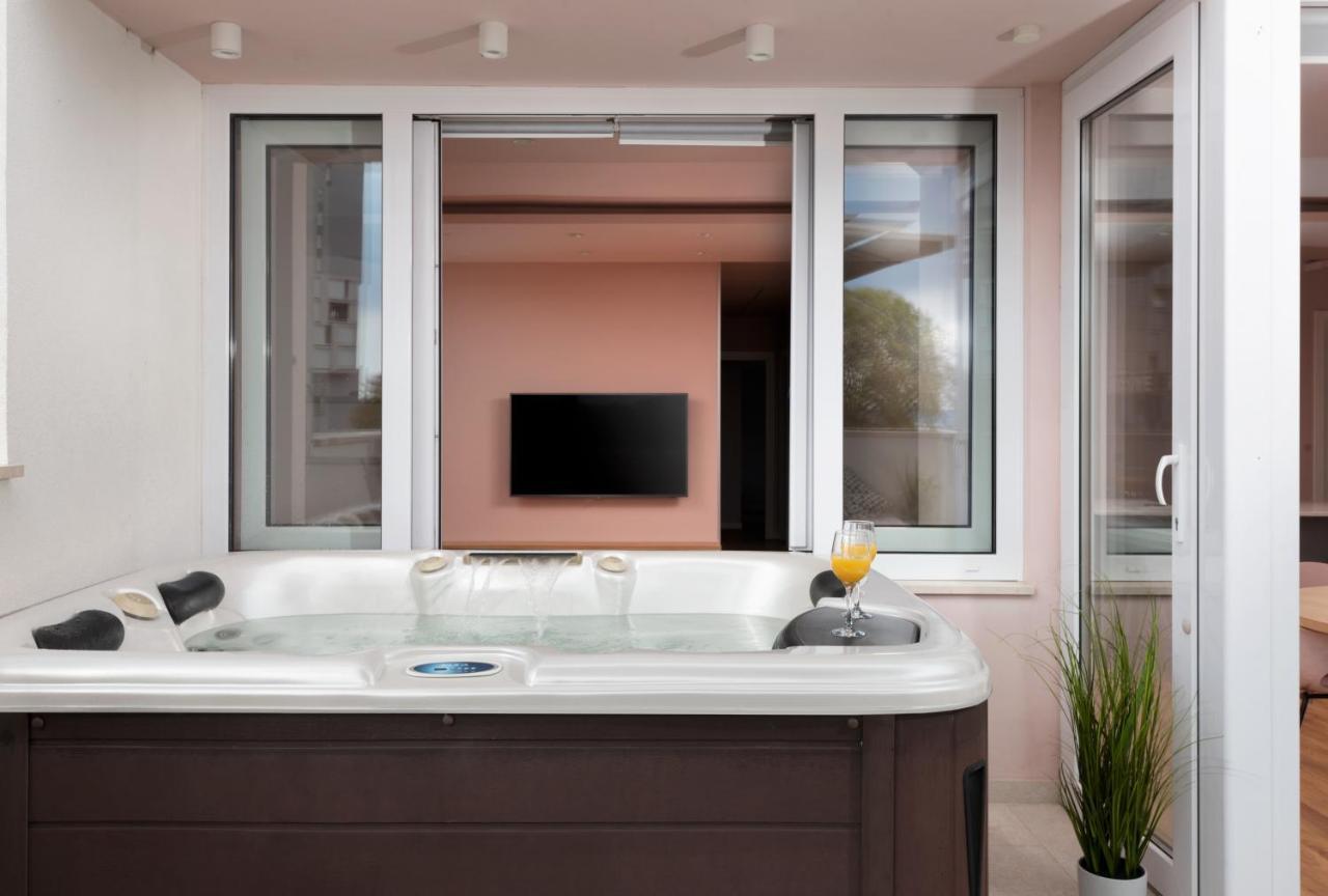 Glow luxury apartment with terrace&jacuzzi Split Zewnętrze zdjęcie